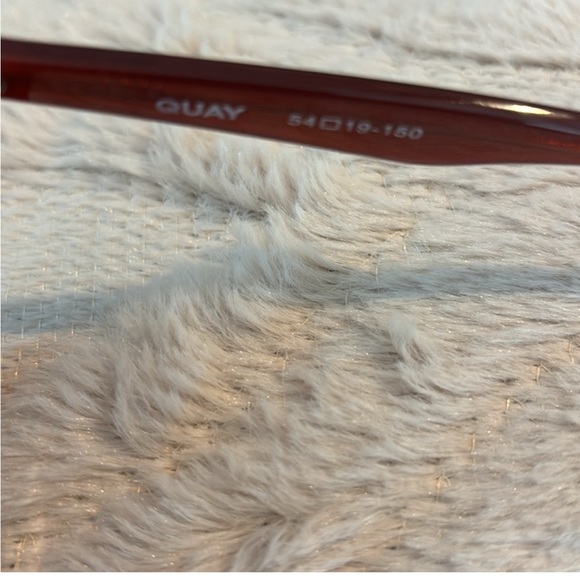 Quay Call The Shots Sunglasses - Picture 4 of 6